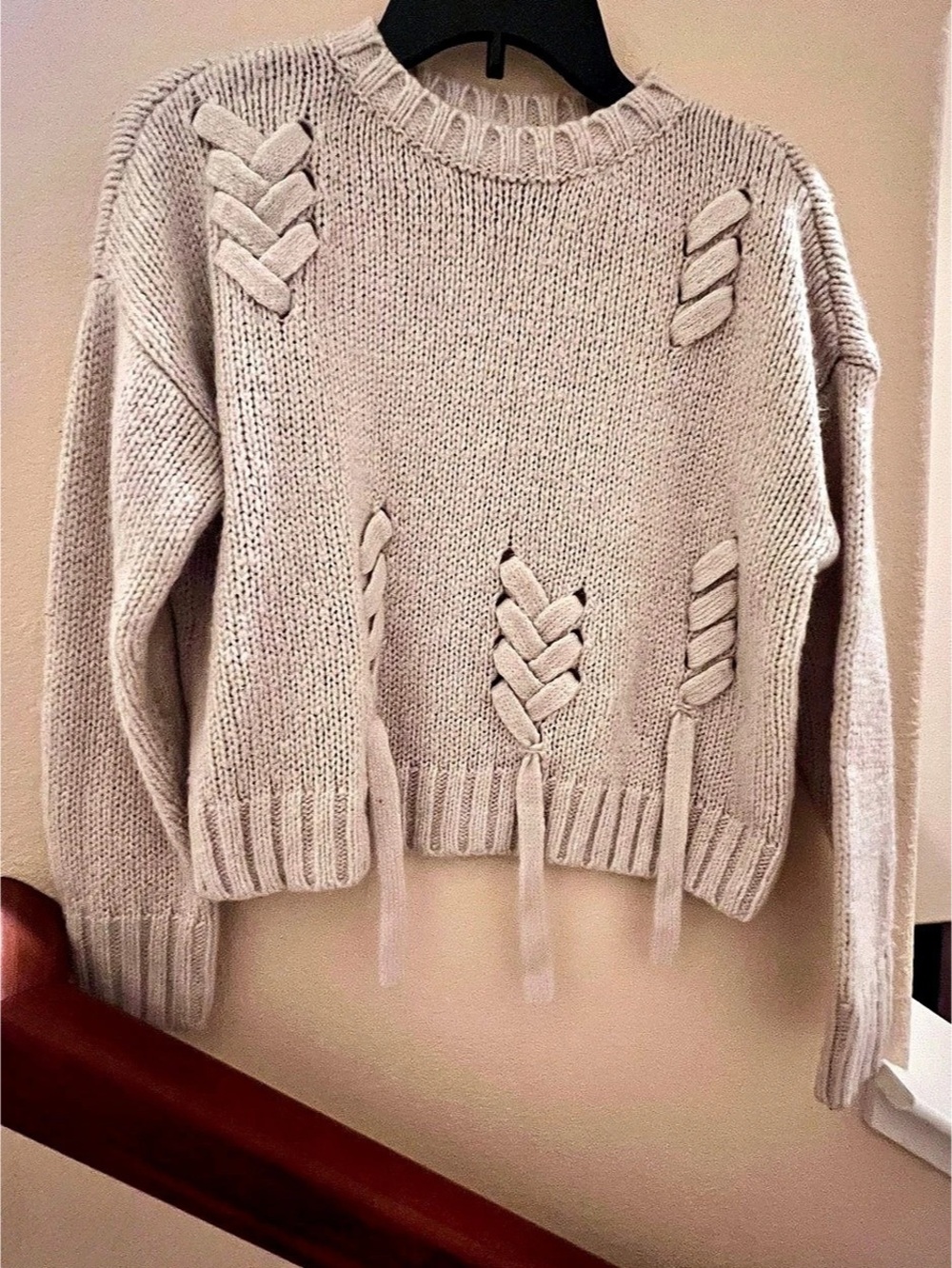 New Look Coquette Braided Knit Sweater in Oatmeal/Beige Size S